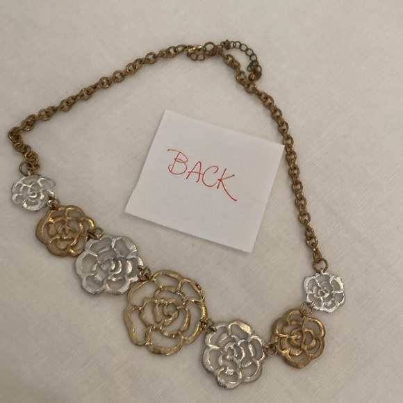 Camellia silver and gold necklace - Picture 15 of 15